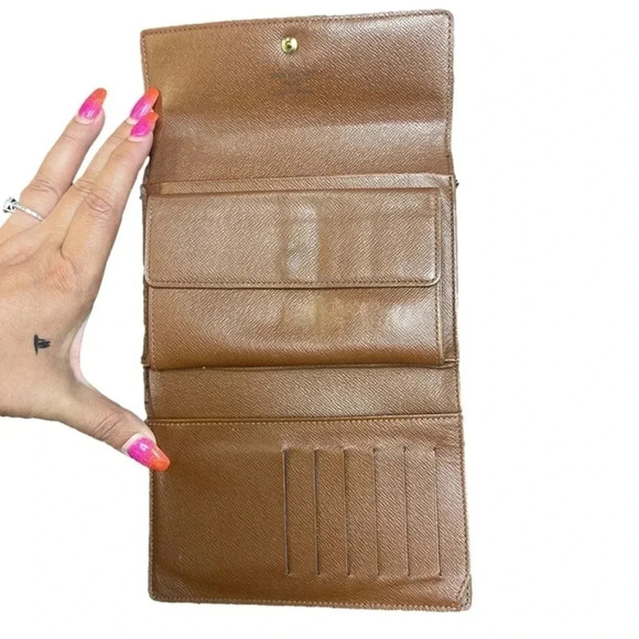 #194 Louis Vuitton Porte Tresor Monogram Trifold Wallet - Picture 3 of 16